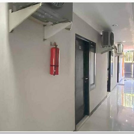 Losmen Family Syariah Bypass Juanda Mitra Reddoorz Brebek Екстериор снимка